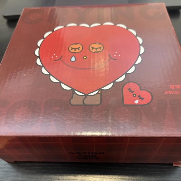 Pop MART Crying for Love Series Jewelry box LIMITED EDITION Popmart Crybaby RARE - Picture 2 of 14